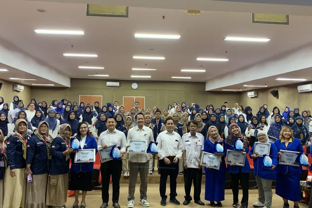 Ilkom Udinus Berikan Pelatihan Kepada Guru Se-Kota Semarang Bangun Personal Branding di Era Digital 