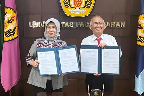 Tingkatkan Kolaborasi di Sektor Pendidikan hingga Pengabdian, Udinus dan Unpad Jalin Kerjasama