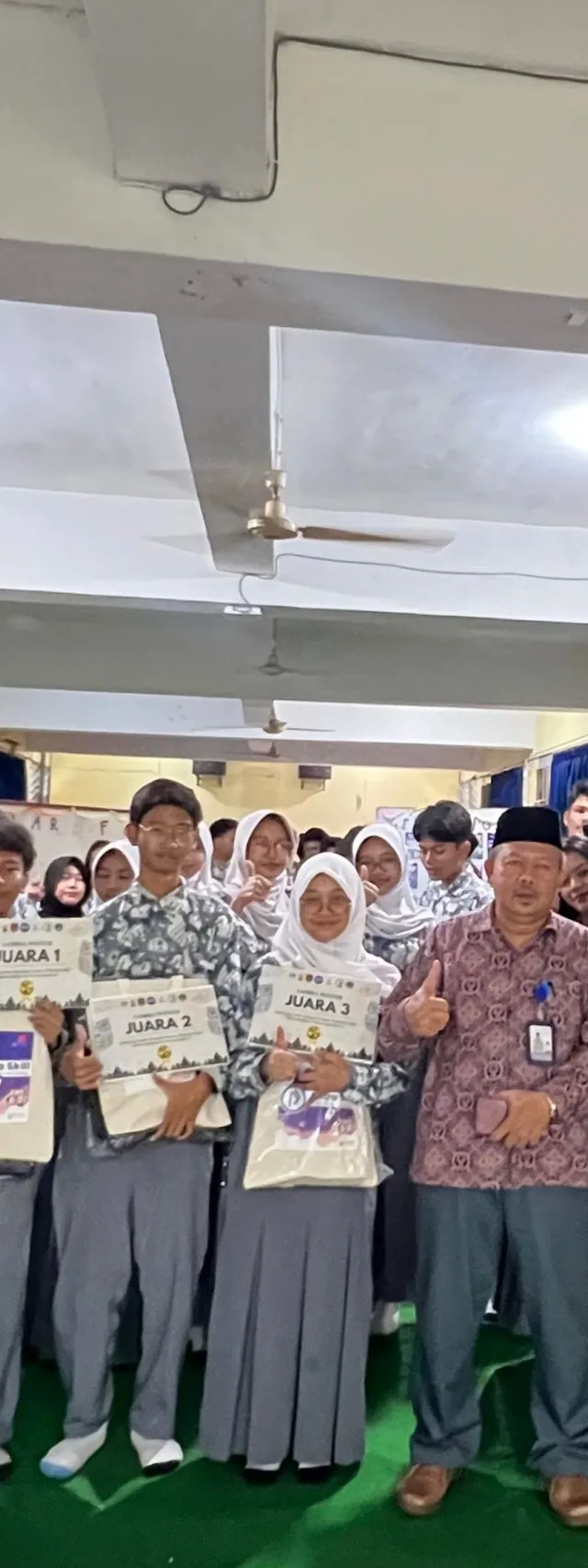 Mahasiswa Ilkom Udinus Ajak Pelajar Pahami Etika Penggunaan AI di Era Digital