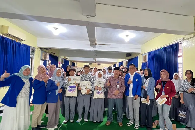 Mahasiswa Ilkom Udinus Ajak Pelajar Pahami Etika Penggunaan AI di Era Digital
