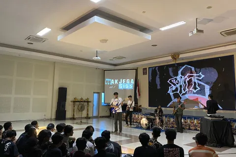 Menjadi Wadah Penampilan Karya Musik Mahasiswa Ilkom Udinus, MakJeGaGigs Kembali Digelar