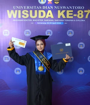 Najma Amira, Lulusan Teknik Informatika Udinus Raih Prestasi Akademik hingga Pengalaman Internasional