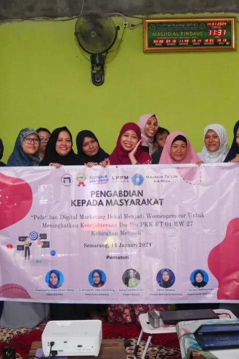 LPPM Udinus Ajak Ibu-ibu PKK jadi Womenpreneur lewat Pelatihan Digital Marketing