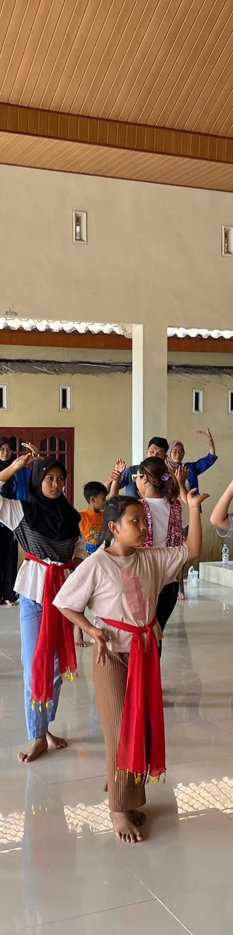 UKM Rumah Sahabat Udinus Berupaya Lestarikan Seni Budaya Turonggo Wijoyo di Desa Ngareanak