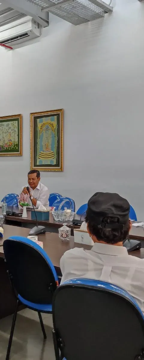 PRODI S-1 TEKNIK BIOMEDIS BERIKAN BANTUAN KAKI PALSU UNTUK ANGGOTA YPAC
