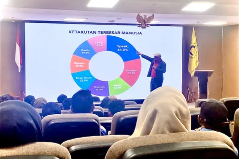 Tingkatkan Kualitas SDM Udinus Lewat Pelatihan Pelayanan Prima