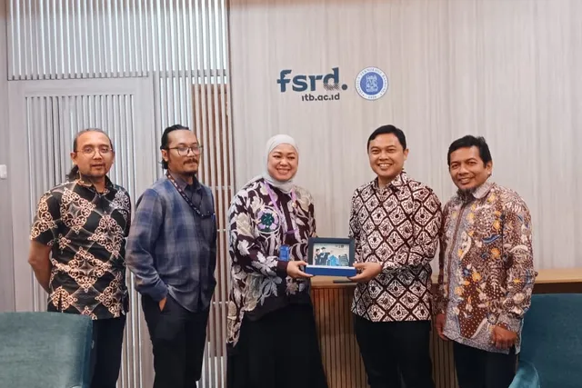 Kuliah 5 Tahun Raih Dua Gelar, DKV Udinus dan FSRD ITB Sepakati Program Fast Track