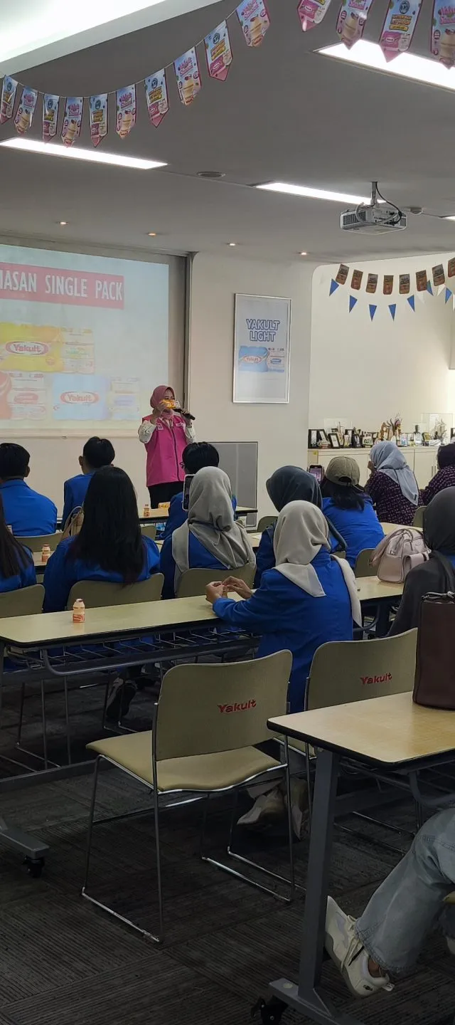 KKL FEB Udinus Ajak Mahasiswa Kenali Dunia Industri Lewat Kunjungan Perusahaan