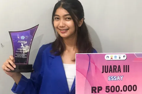Torehkan Prestasi Nasional, Mahasiswi FKes Udinus Bahas Tentang Pemanfaatan Media Sosial Tiktok