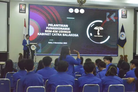 REKTOR UDINUS LANTIK LANGSUNG BEM-KM KABINET CAKRA BALAKOSA PERIODE 2022/2023