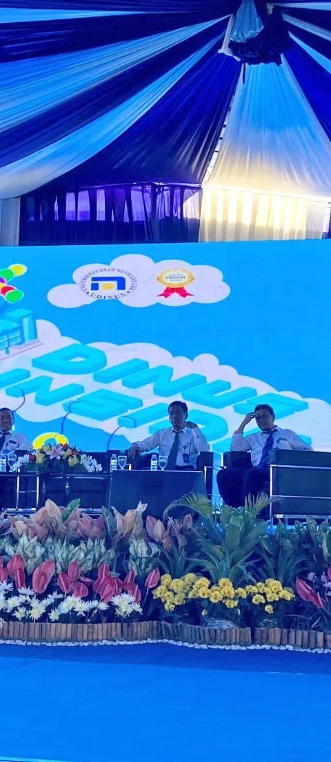 PERAN STRATEGIS DOSEN FIK UDINUS DALAM TINGKATKAN KUALITAS LAYANAN DI FAKULTAS