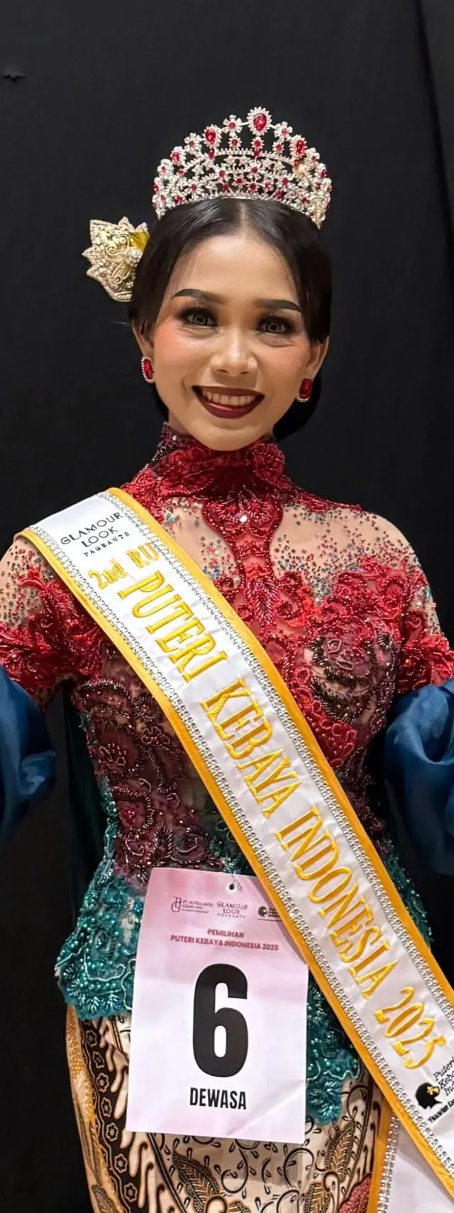 Komitmen Lestarikan Budaya, Salsa Mahasiswi Ilkom Udinus Raih Juara 3 Puteri Kebaya Indonesia 2025