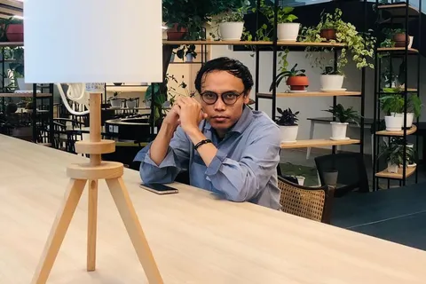 Berkarier Sebagai Media Officer OJK Jatim, Samuel: Proses Berpikir yang Matang Sangat Penting!