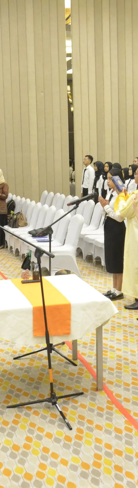 Udinus Ambil Sumpah Profesi Bagi 168 Calon Wisudawan RMIK, Siap Jaga Etika dan Kerahasiaan Data Medis di Era Digital