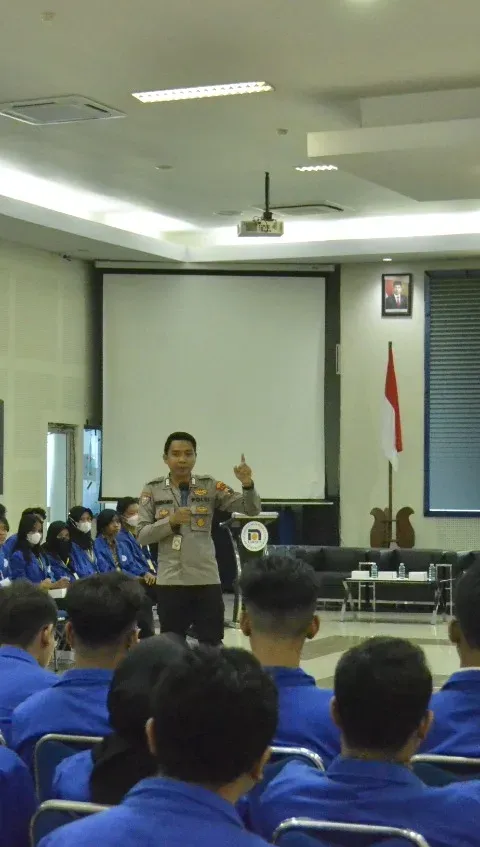 TANGKAL PAHAM RADIKALISME, TERORISME DAN INTOLERANSI DI KAMPUS, UDINUS BERIKAN KULIAH UMUM KEPADA PARA AKTIVIS