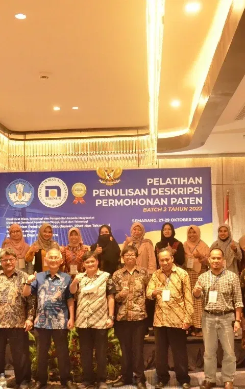 TINGKATKAN PENULISAN DESKRIPSI PERMOHONAN PATEN, KEMENDIKBUD RISTEK DAN LPPM UDINUS GELAR PELATIHAN BERSAMA