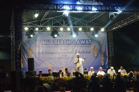 Udinus Bersholawat, Habib Muhammad bin Farid Al-Muthohar Ajak Mahasiswa Hindari Hal Negatif