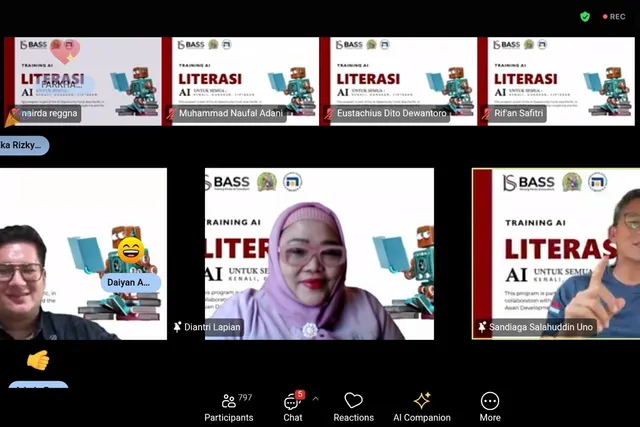 Udinus, Gemawira, dan BASS Kolaborasi Gelar Pelatihan Literasi AI untuk Mahasiswa Bimbingan Karier FIK
