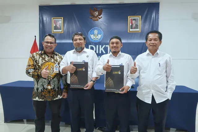Udinus Terima SK Guru Besar dan Lektor Kepala, Dorong Peningkatan Kualitas SDM