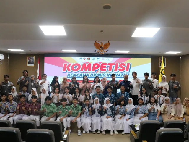 Wadahi Ide Kreatif Pelajar, BEM KM Udinus Sukses Gelar Kompetisi Rencana Bisnis Inovatif