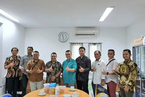 UNIT DATA DAN INFORMASI UDINUS TERIMA KUNJUNGAN DARI FISIP UNDANA, BERBAGI WAWASAN TERKAIT SISTEM AKADEMIK