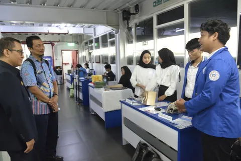 Capstone Design Expo Udinus Hadirkan 18 Inovasi, Dokter dari RSUD K.R.M.T. Wongsonegoro, dr. Cipta Pramana : Inovasi yang Luar Biasa dari Mahasiswa!