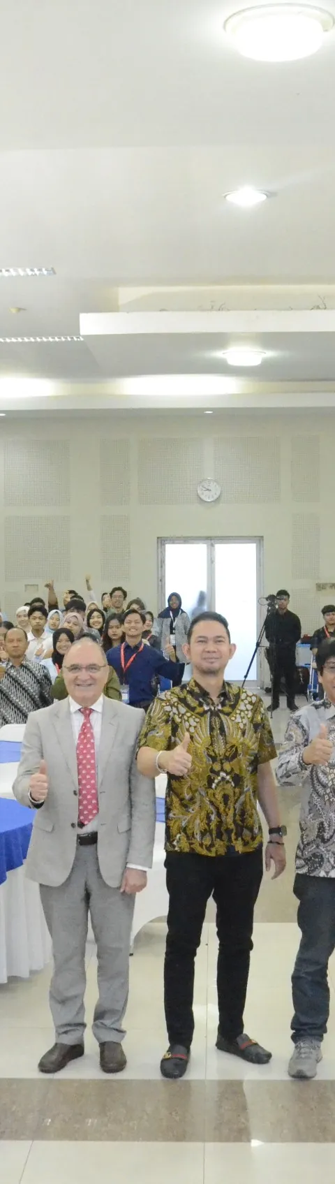 Udinus Ajak Peneliti Dunia Bertukar Ilmu dalam Isemantic 2024