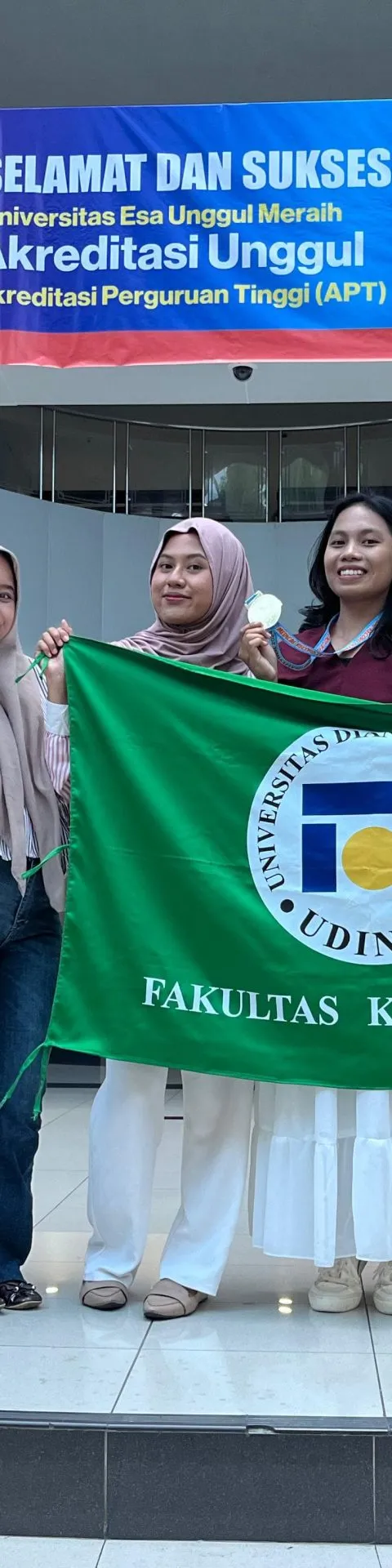 RMIK Udinus Sukses Raih Juara di Berbagai Kategori pada Medical Record Olympic