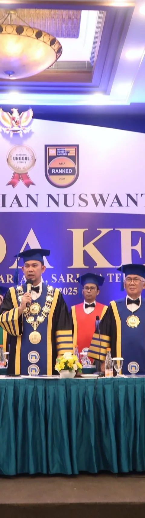 Wisuda ke-83 Jadi Momen Bersejarah Udinus Kenalkan Rektor Baru