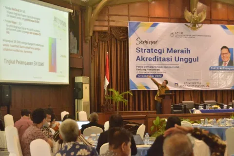 TINGKATKAN JUMLAH PTS AKREDITASI UNGGUL, APTISI JATENG GELAR SEMINAR UNTUK SELURUH PTS DI JATENG