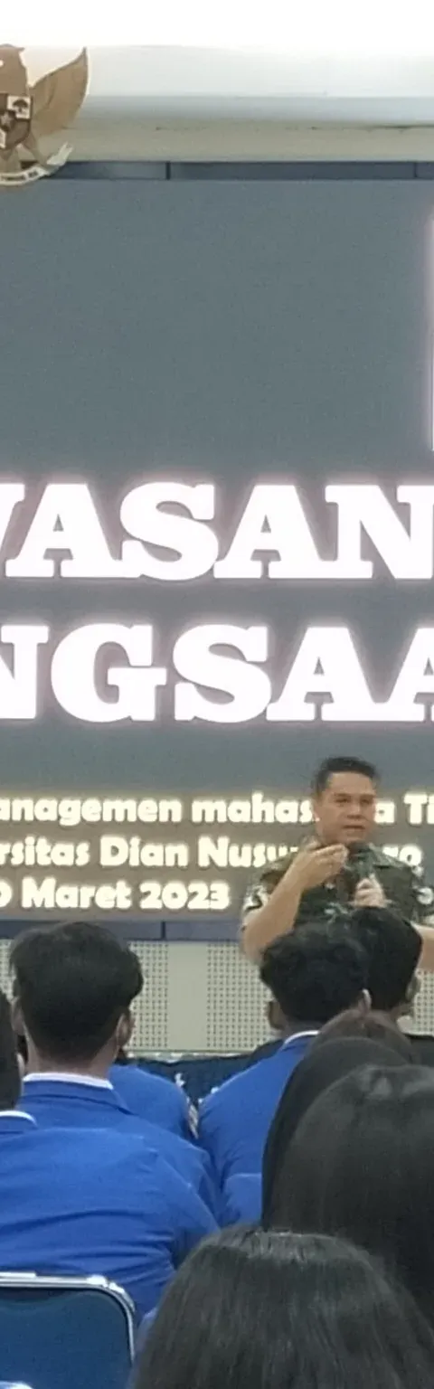 PERSIAPKAN PEMIMPIN KOMPETEN UNTUK MASA DEPAN, BEM KM UDINUS SELENGGARAKAN LKMM-TM 2023