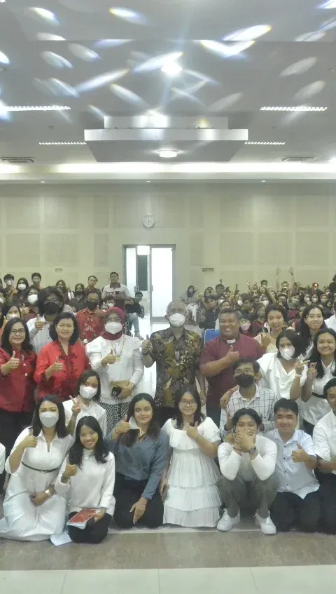 NATAL BERSAMA, REKTOR UDINUS : SIVITAS AKADEMIKA UDINUS HARUS JUNJUNG TINGGI PERSAUDARAAN DAN KEDAMAIAN
