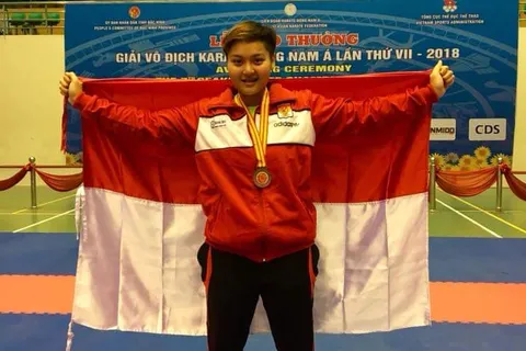 KOMITMEN TEKUNI DUNIA KARATE, MAHASISWI UDINUS HERA IRNANDHA MAMPU RAIH BANYAK PRESTASI
