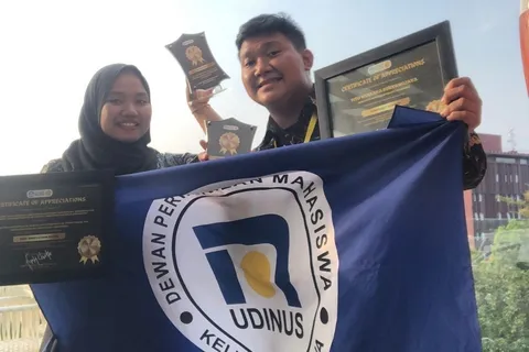 ANGKAT ISU TENTANG BLOCKCHAIN, DPM KM UDINUS DAPATKAN PENGHARGAAN BEST INNOVATION PAPER PADA IROPFONIC 2023
