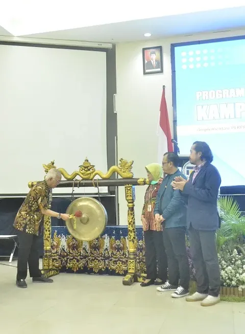 PROGRAM KOLABORASI KAMPUS HEBAT WIRAUSAHA KUAT DI LAUNCHING DI UDINUS