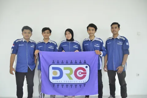 TIM ROBOT UDINUS BERHASIL LOLOS KE TINGKAT NASIONAL DI AJANG KRI 2023