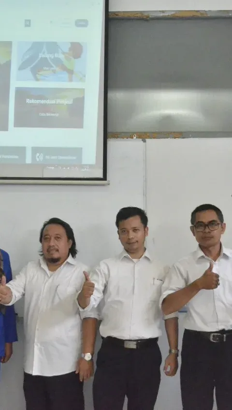 MUDAHKAN DAN TINGKATKAN TRANSAKSI JUAL BELI IKAN AIR TAWAR, DOSEN D-3 TI UDINUS CIPTAKAN PASARIWAK.COM