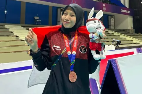 MAHASISWA UDINUS SUMBANG MEDALI UNTUK INDONESIA DI CABOR BOLA VOLI