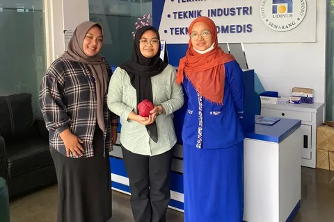 MAHASISWA FT UDINUS CIPTAKAN PERAGA ORGAN JANTUNG, MAMPU DETAK SESUAI ASLINYA