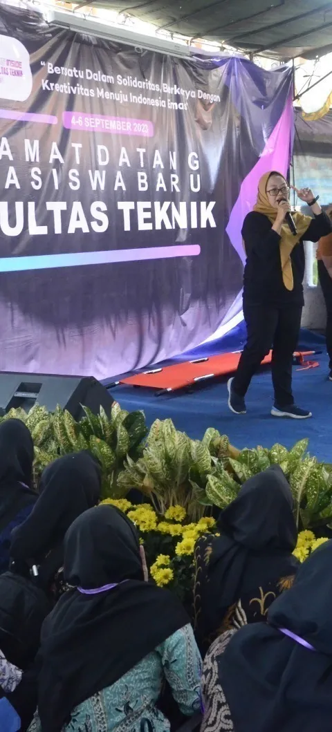 SELURUH MABA FT UDINUS DAPAT ILMU TENTANG SIMULASI K3 UNTUK PERSIAPKAN SAAT KEADAAN DARURAT
