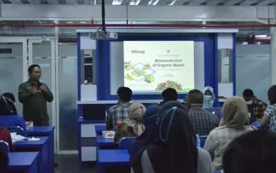 MAHASISWA FT UDINUS DIBERI ILMU MENGENAI PEMANFAATAN MAGOT
