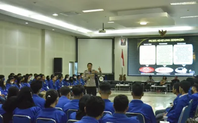 TANGKAL PAHAM RADIKALISME, TERORISME DAN INTOLERANSI DI KAMPUS, UDINUS BERIKAN KULIAH UMUM KEPADA PARA AKTIVIS