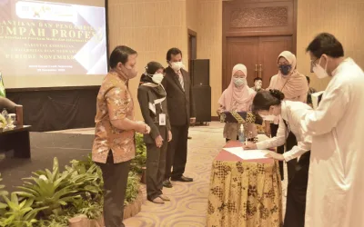 PORMIKI JATENG AMBIL SUMPAH PROFESI 261 CALON WISUDAWAN D-3 RMIK UDINUS