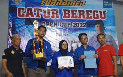 ATLET MAHASISWA CATUR UDINUS RAIH JUARA SATU DI AJANG BEREGU TINGKAT NASIONAL