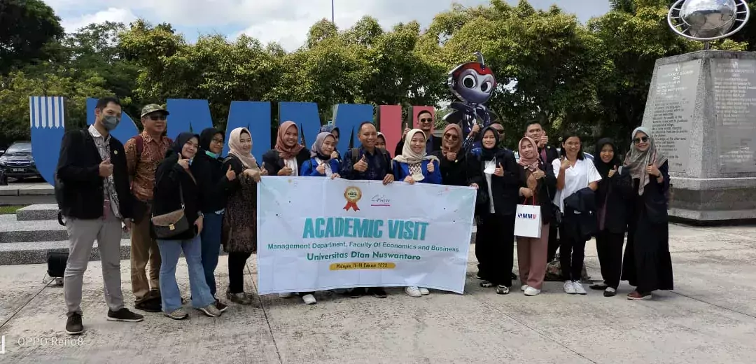 MAHASISWA FEB UDINUS PERLUAS RELASI INTERNASIONAL LAKUKAN KUNJUNGAN KE MMU MELAKA