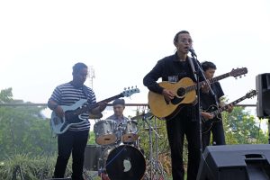 Salah Satu Grup Band Mahasiswa Udinus Tampilkan Rilis Perdana Mereka
