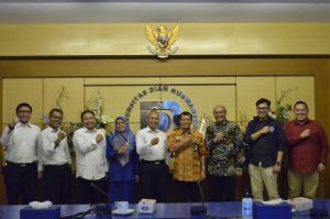 Foto Bersama Kunjungan UPN Veteran Yogyakarta di Udinus