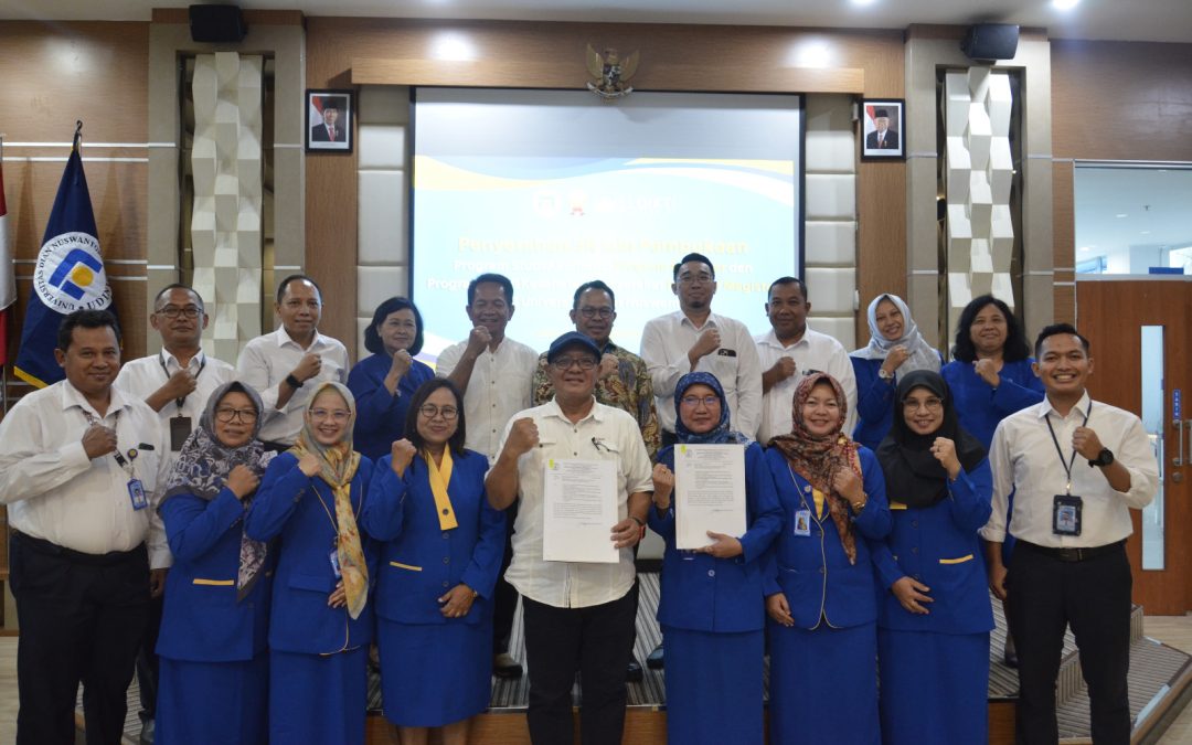 Foto Bersama Usai Penyerahan SK Prodi Magister Kesmas dan Akuntansi