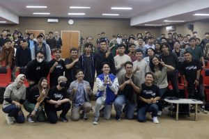 Foto bersama narsumber dan seluruh peserta mahasiswa Udinus dalam kegiatan RoG Innovation Class