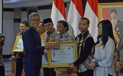 Berikan Kontribusi di Bidang AI, Prof Pulung Raih Penghargaan Tokoh Berprestasi di Jateng Tahun 2023